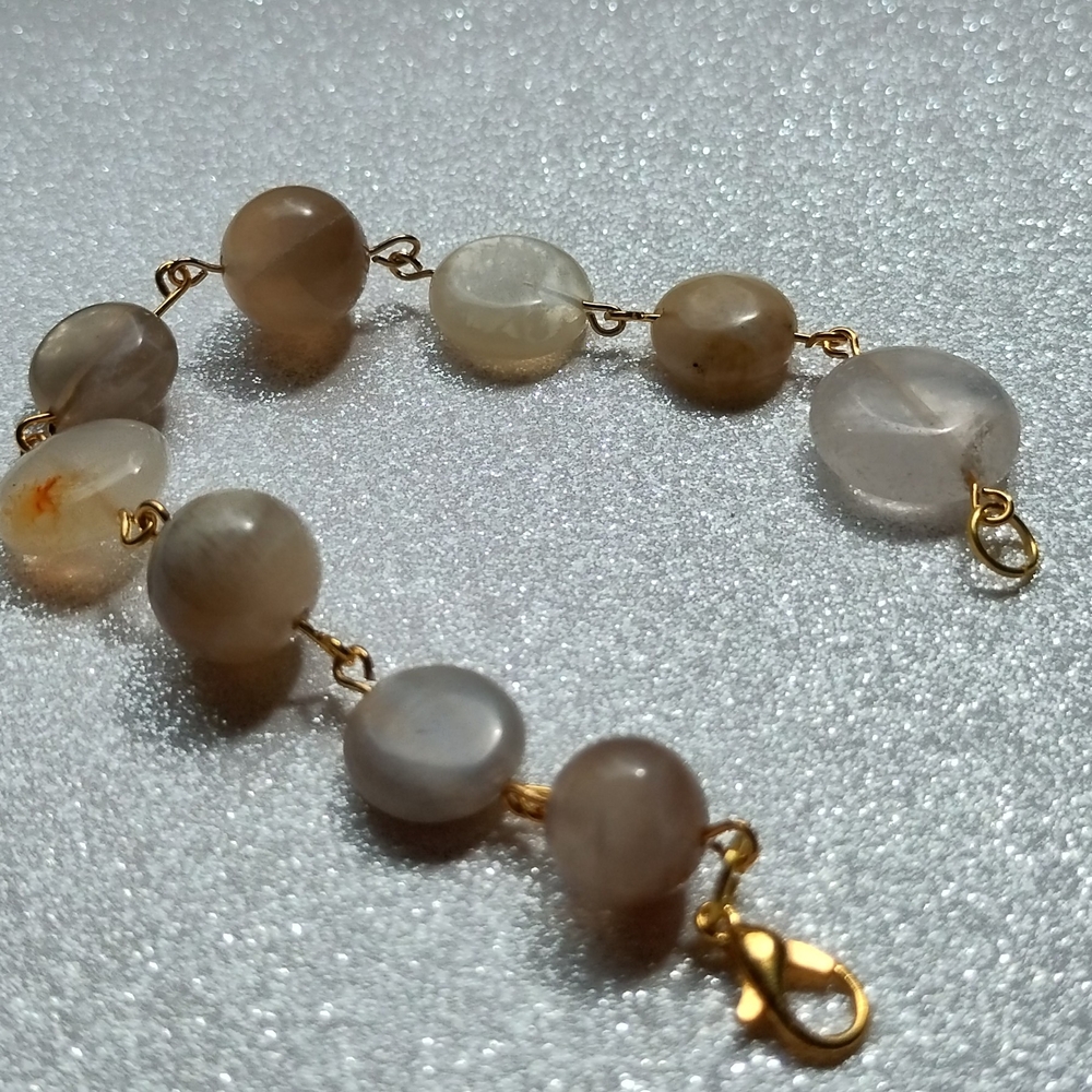 Cream and Gold Beaded Bracelet with Polished Finish